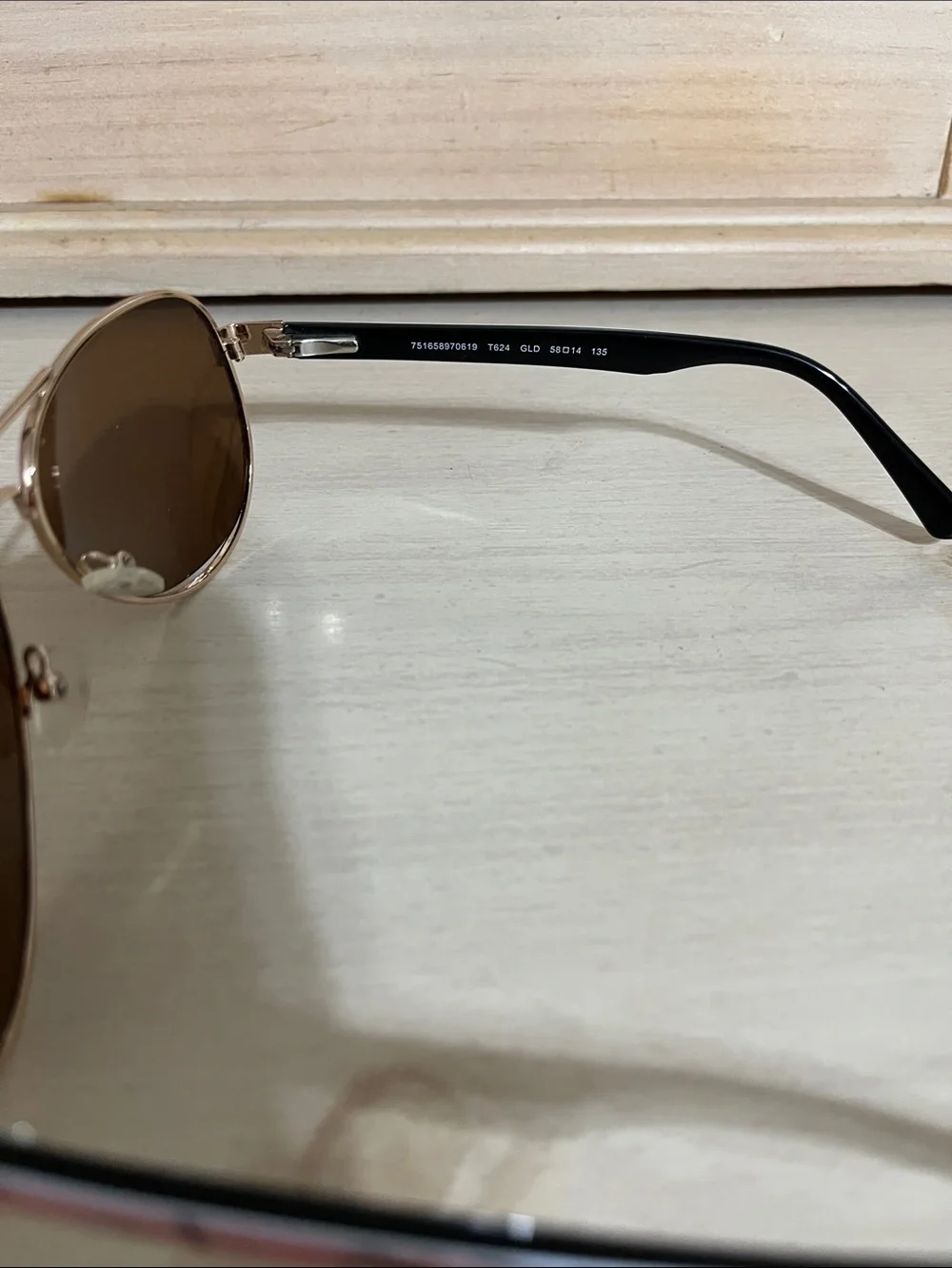 Realtree Gold Frame Sunglasses with Pink Marble Temples